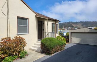 Rear Single Story Unit Duplex in Richmond... Move In Bonus 1/2 month off with the first month rent