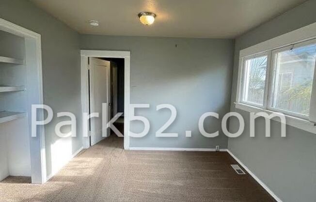 3 beds, 1 bath, $2,100