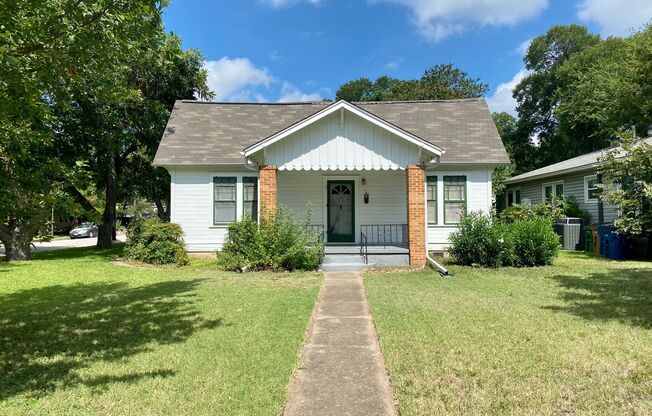 Prelease for August!  Close to Campus!  2800 Dancy.