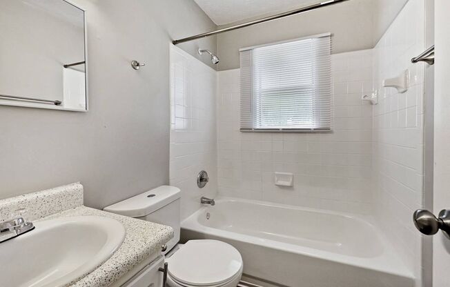 2 beds, 1 bath, 759 sqft, $999, Unit J 5