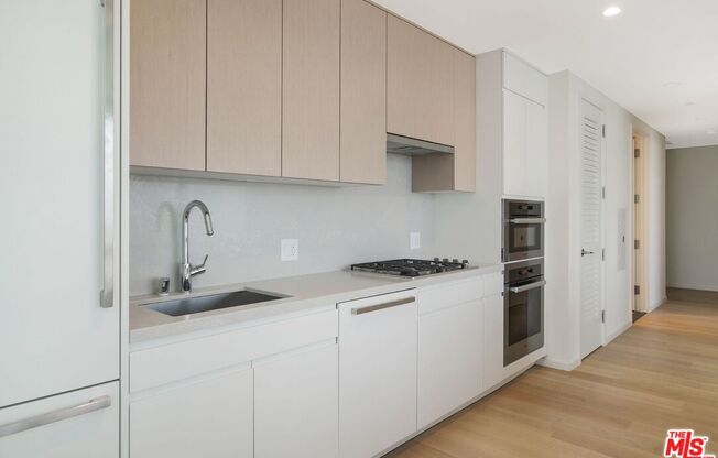 1 bed, 1 bath, 823 sqft, $3,950, Unit 4102