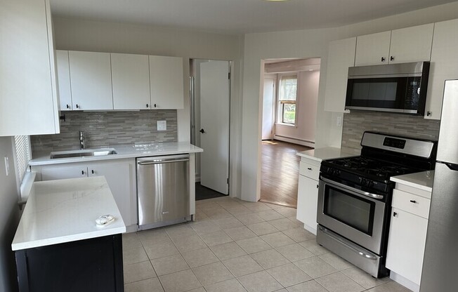 83 LEYDEN ST