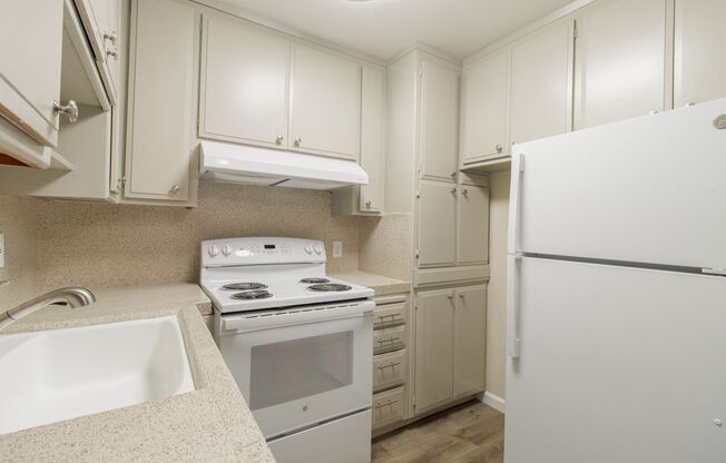 1 bed, 1 bath, $1,475, Unit 17