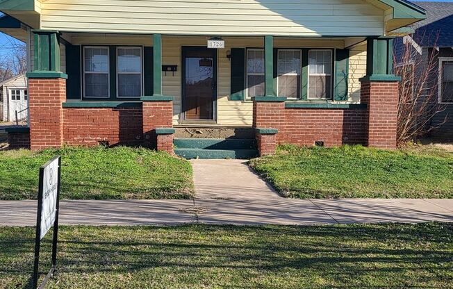 1326 W ELM