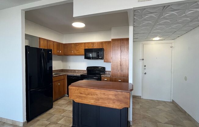 1 bed, 1 bath, $1,650, Unit UNIT UPPER BROADWAY 905