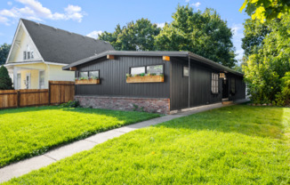 943 N 7 ST