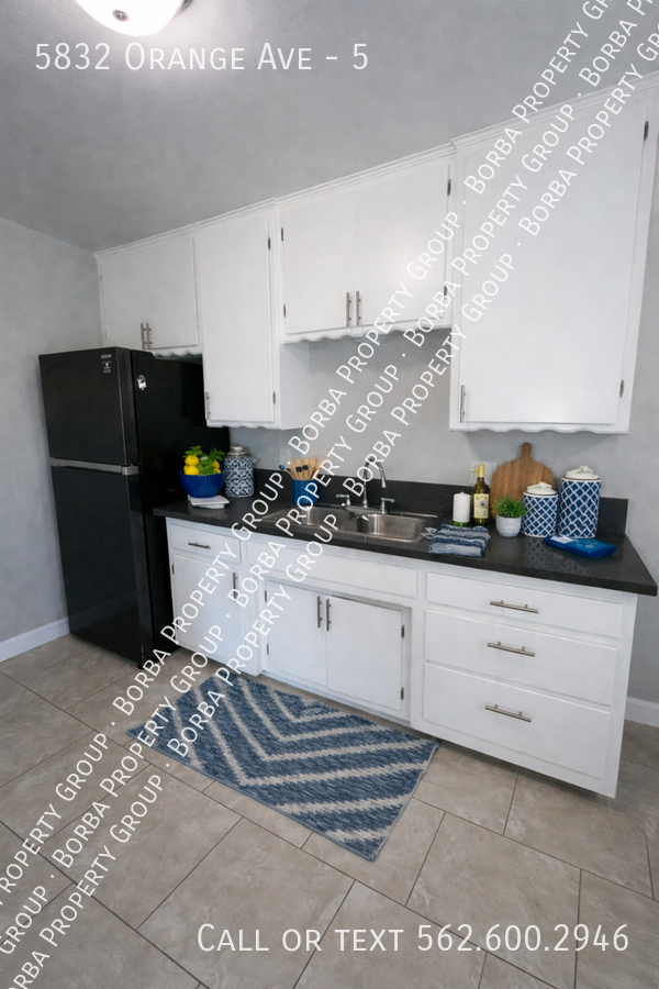 5832 Orange Ave