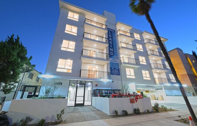 2 beds, 2 baths, $2,475, Unit 503