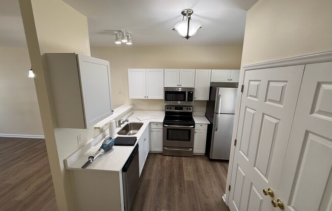 33 CHELTENHAM DR
