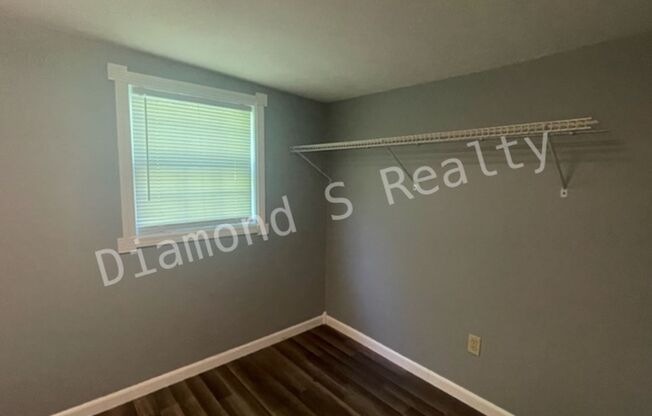 3 beds, 1.5 baths, $1,000