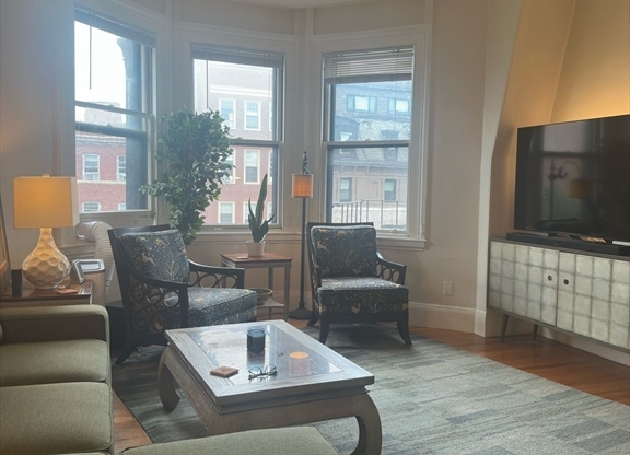 279 BEACON ST