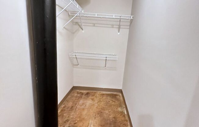 Studio, 1 bath, 350 sqft, $795, Unit 12