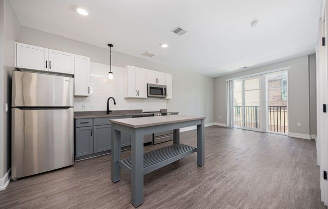 1 bed, 1 bath, 700 sqft, $1,195, Unit 410