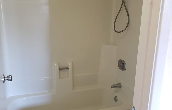 2 beds, 2.5 baths, $1,895