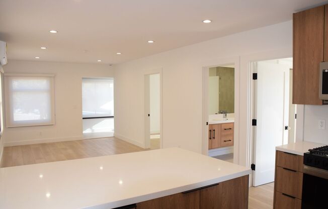 Ocean Park, 317-321 / 4TH, 2528