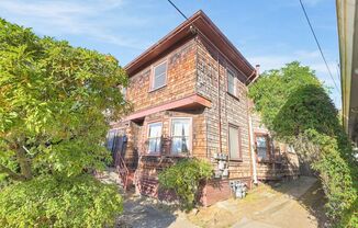 2 Bedroom Renovated Upstairs Unit In Central Berkeley!
