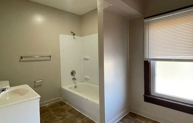 3 beds, 1 bath, $1,200