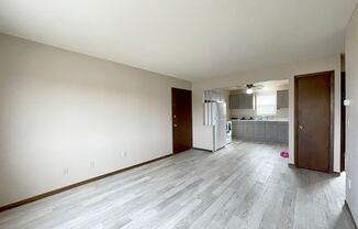 Twin Villas - Great SE Location! Pet Friendly, Free WiFi! Heat Paid!