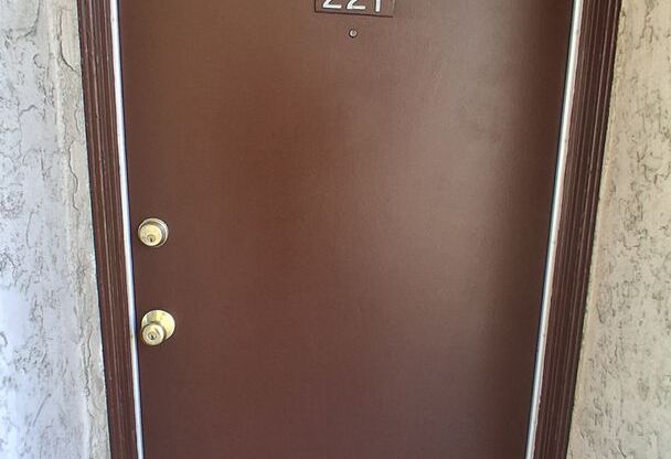 1 bed, 1 bath, 665 sqft, $2,075, Unit 221