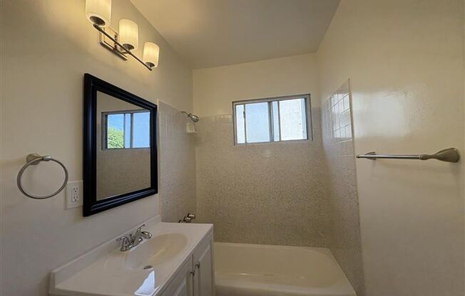 Studio, 1 bath, 900 sqft, $2,195, Unit 2727 Abbot Kinney Apt 1