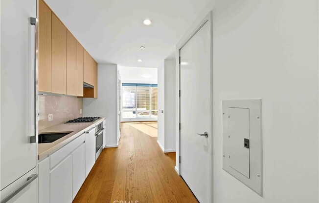 Studio, 1 bath, 519 sqft, $2,400, Unit 517
