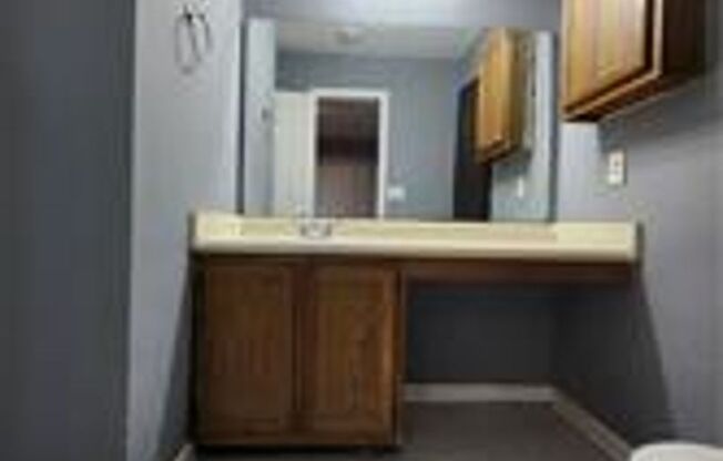 2 beds, 2 baths, $1,080