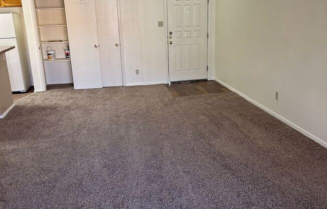 1 bed, 1 bath, 758 sqft, $955, Unit 33