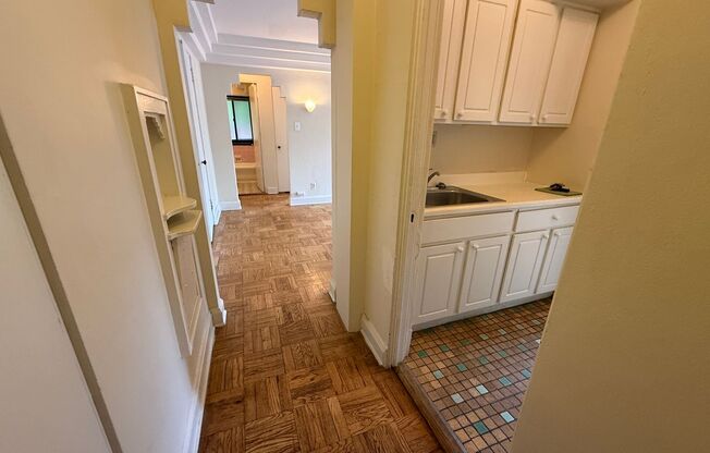 1 bed, 1 bath, $1,145, Unit 102