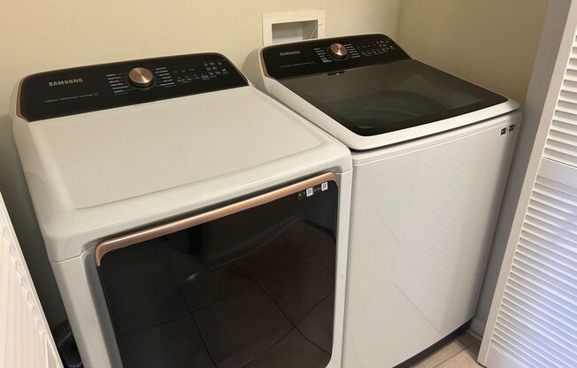 2 beds, 2 baths, $1,695, Unit 206