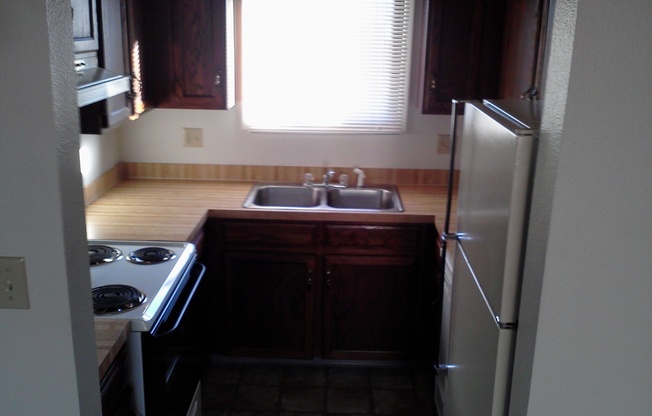 2 beds, 1 bath, 800 sqft, $925, Unit #3