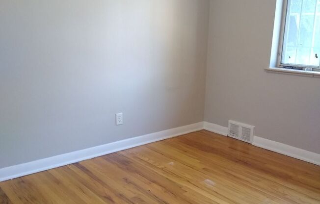 2 beds, 1 bath, $2,295