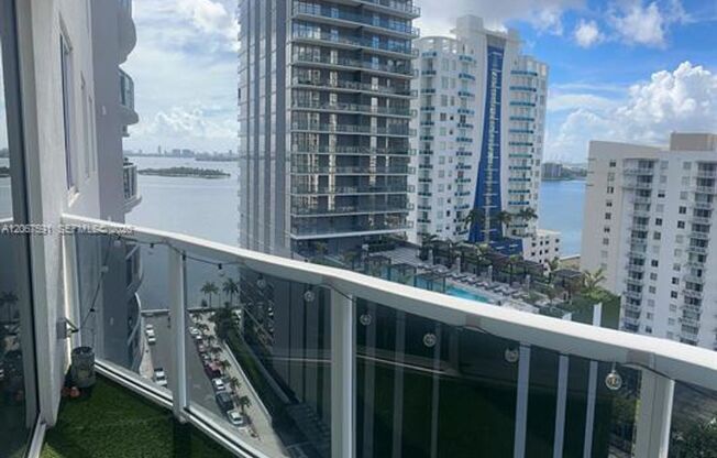 3 beds, 2 baths, $4,200, Unit # 1605