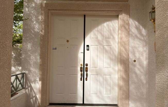 Large 5 Bedroom in Sought-After Summerlin!