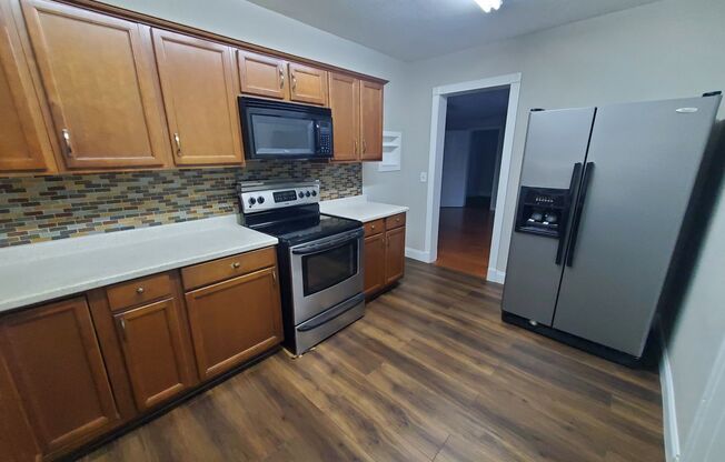 3 beds, 1 bath, $2,600