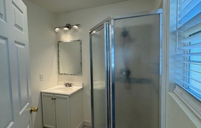 Arcadia 3beds 2bath front house for lease