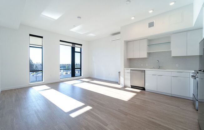Studio, 1 bath, 431 sqft, $2,595, Unit Studio Unit
