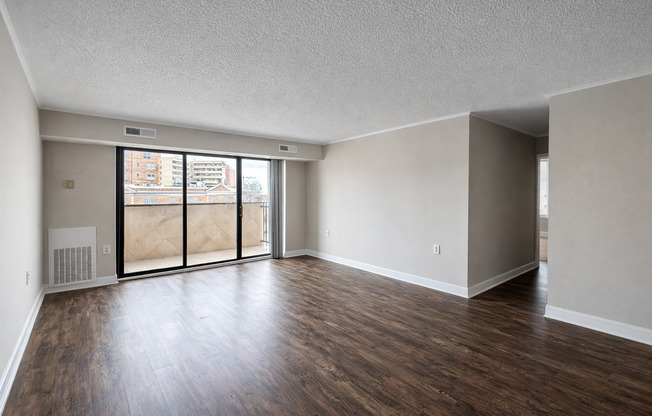 2 beds, 1 bath, 760 sqft, $1,575, Unit 1-0404