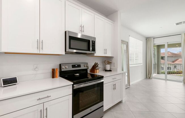 3 beds, 2 baths, $2,950, Unit #201