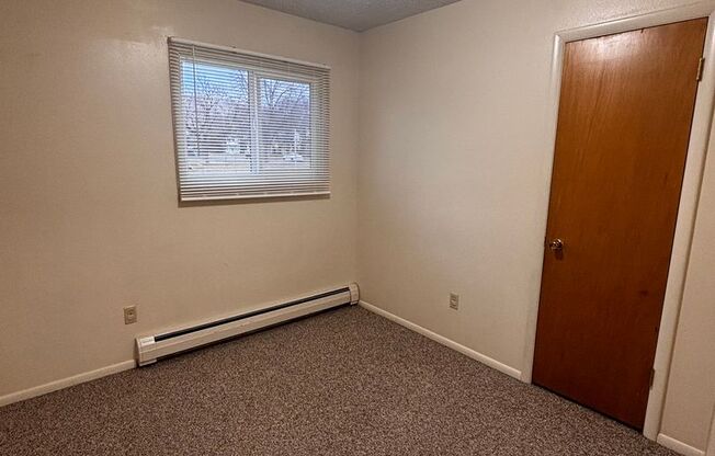 2 beds, 1 bath, $1,195, Unit 2