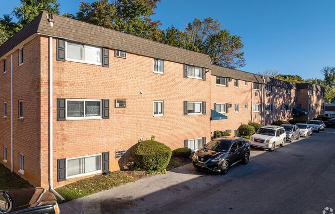 Landon Court Apartments