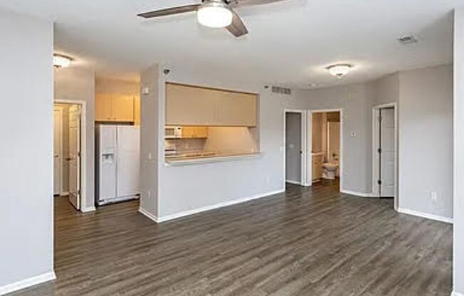 3 beds, 2 baths, $1,350, Unit Unit 9