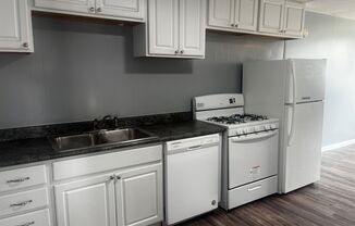 2 beds, 1 bath, $1,000, Unit 215 Edmunds