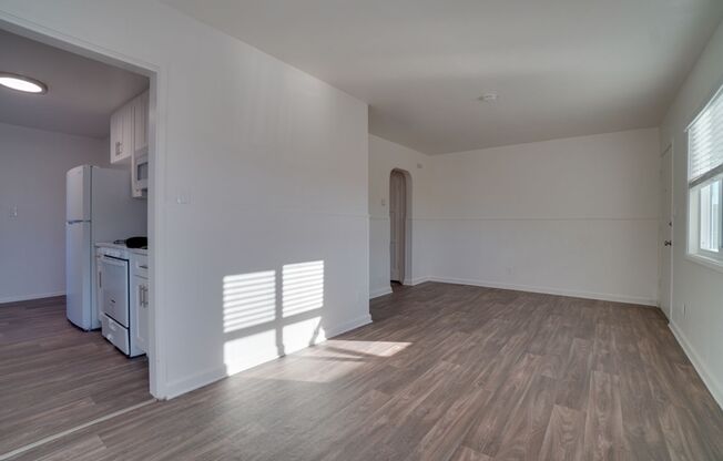 2 beds, 1 bath, $2,050, Unit A