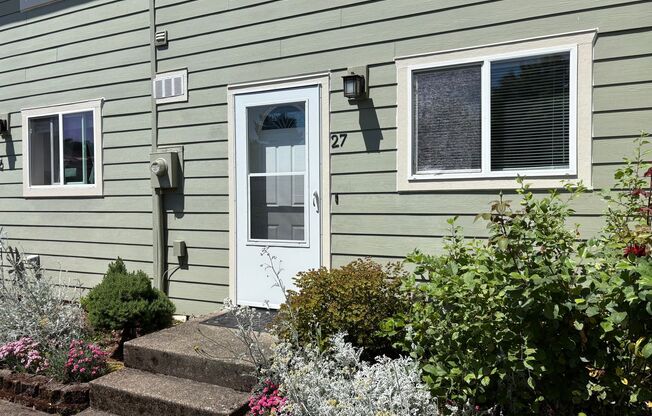 3305 W. Vittoria Way# 27 Newberg - Move-in Special!!