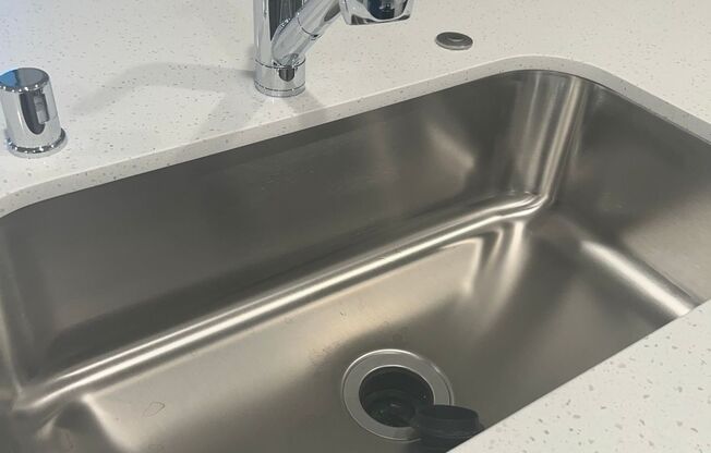 2 beds, 1 bath, 1,005 sqft, $1,715, Unit A22