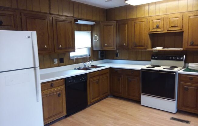 Welcome home to 8454 Braewick Dr!