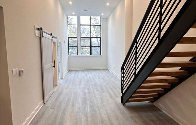 3 beds, 2 baths, 1,292 sqft, $2,045, Unit Unit 302 (Loft)