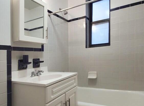 115 W 16 ST