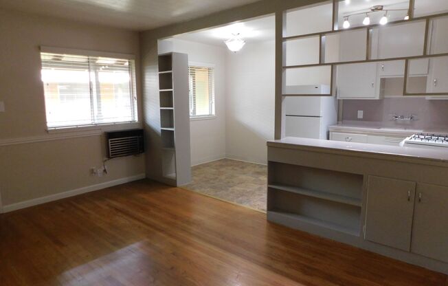 1 bed, 1 bath, $1,500, Unit 12