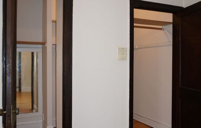 19  -  1530 LaSalle
